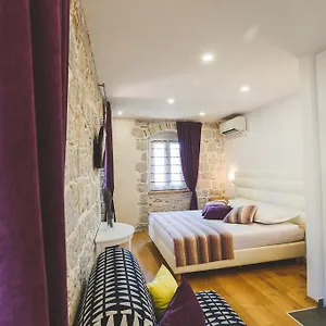 https://sir-george-luxury-suites.splithotels.org