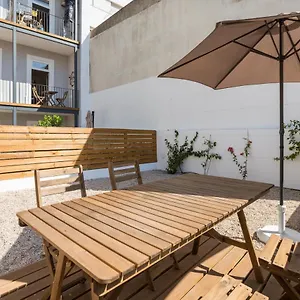https://feels-like-home-intendente-modern-terrace.hotels-lisbon-portugal.com